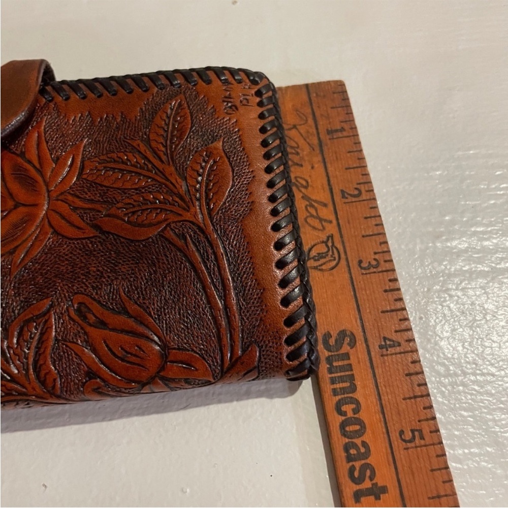 Vintage Hand Tooled Leather Wallet • Floral • Signed • Excellent - Picture 13 of 15